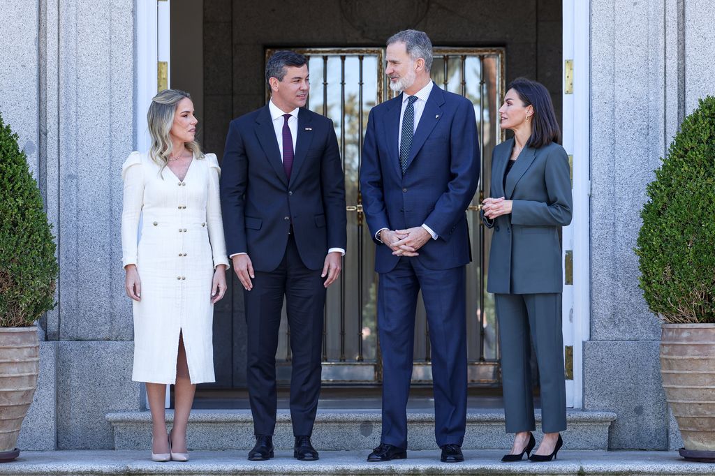 O Rei Felipe VI da Espanha e a Rainha Letizia da Espanha recebem o Presidente do Paraguai e sua esposa Leticia Ocampos no Palácio da Zarzuela