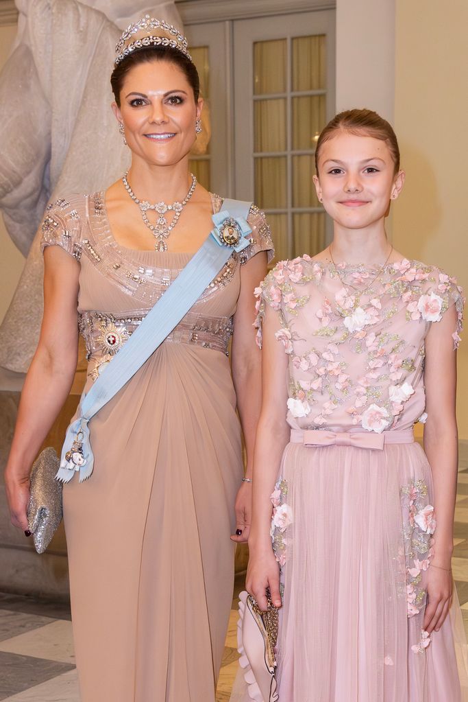 Princesa herdeira Victoria da Suécia e Princesa Estelle da Suécia 