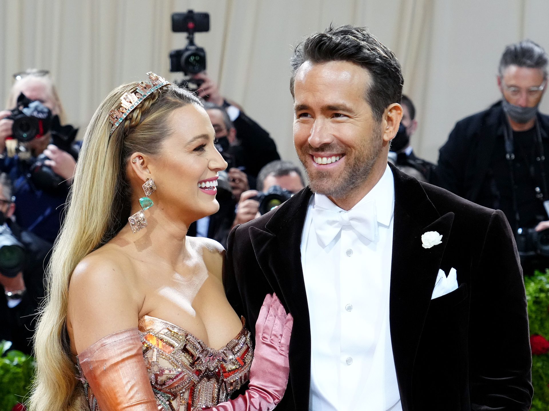 Blake Lively gives sneak-peek at her daughters' Christmas gifts as she  prepares to welcome new baby with Ryan Reynolds