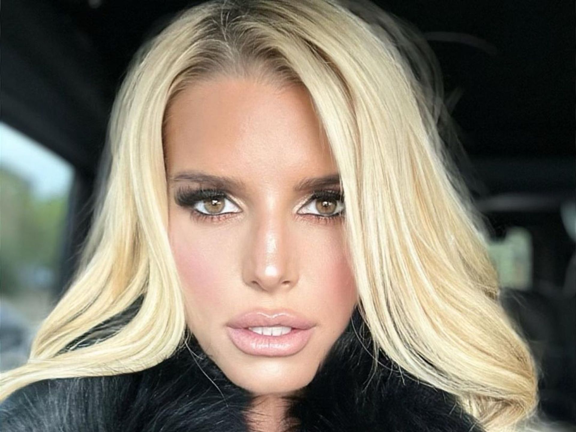 Jessica Simpson's Friends Concerned Over Singer's Drastic Weight Loss