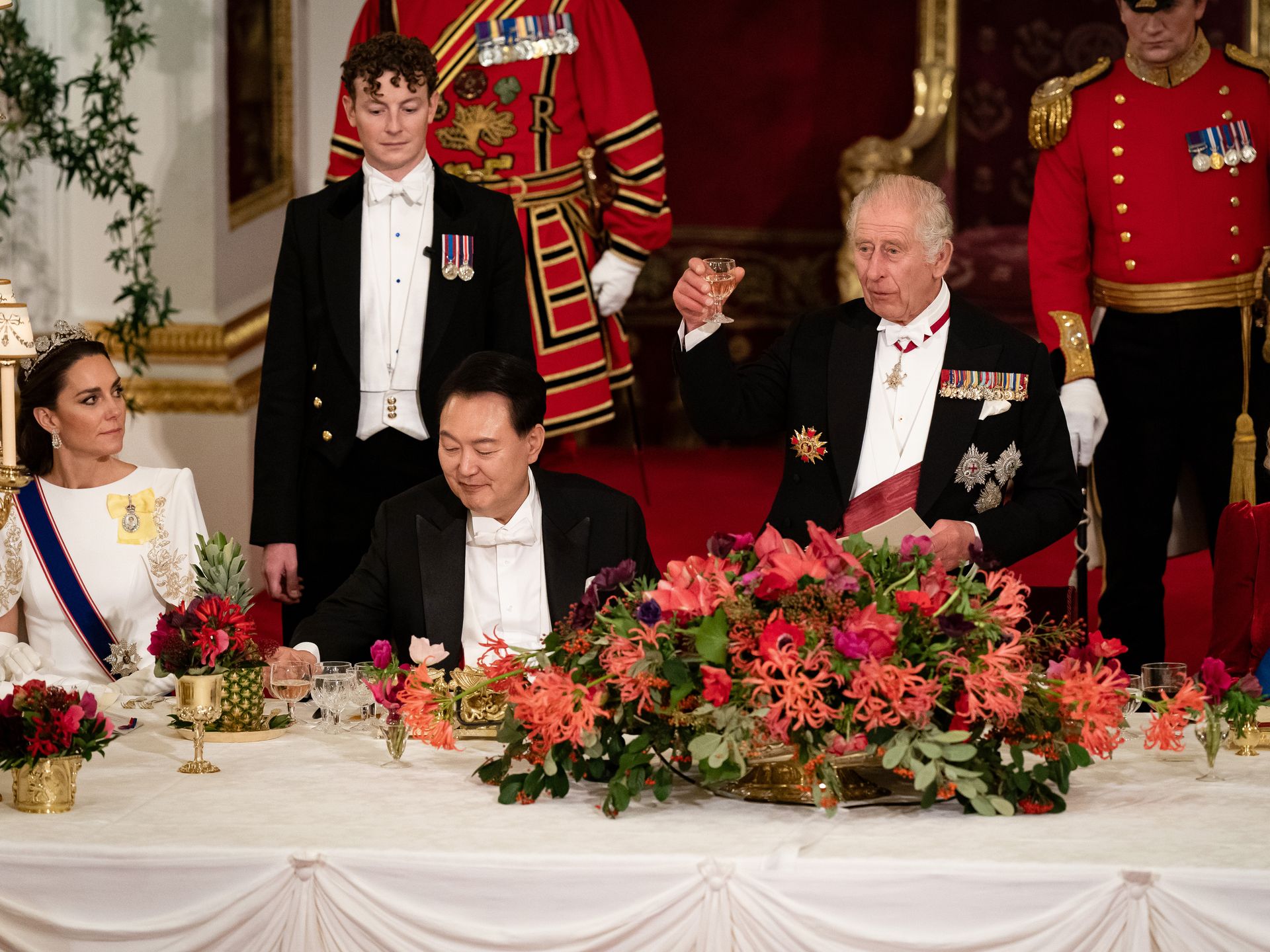 Kate Middleton and Prince William wow at glittering state banquet
