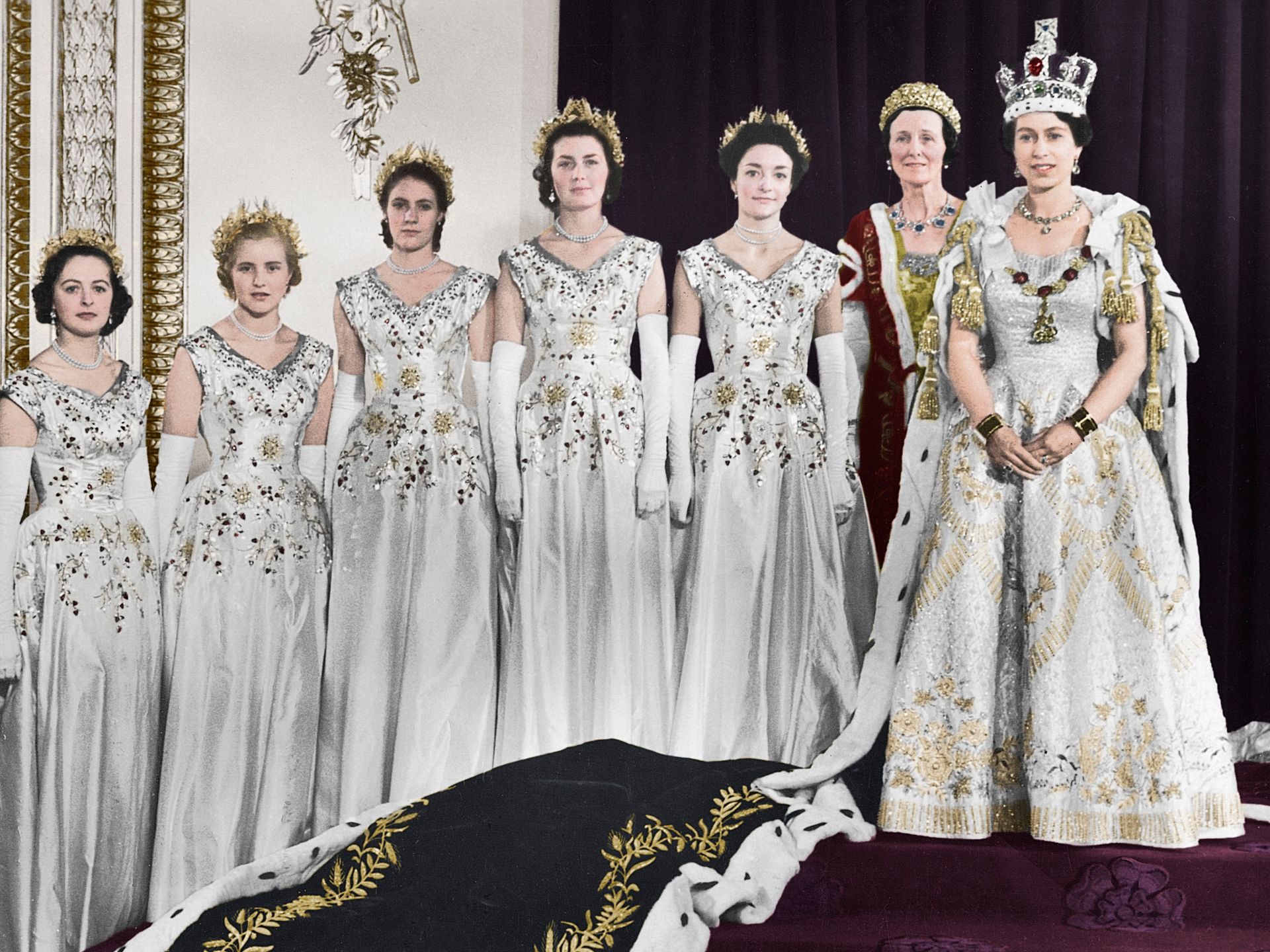The Queen of style: The beautiful gowns and precious jewellery that have  made the Queen the very image of royalty | Queen elizabeth, Queen gown,  Coronation gown