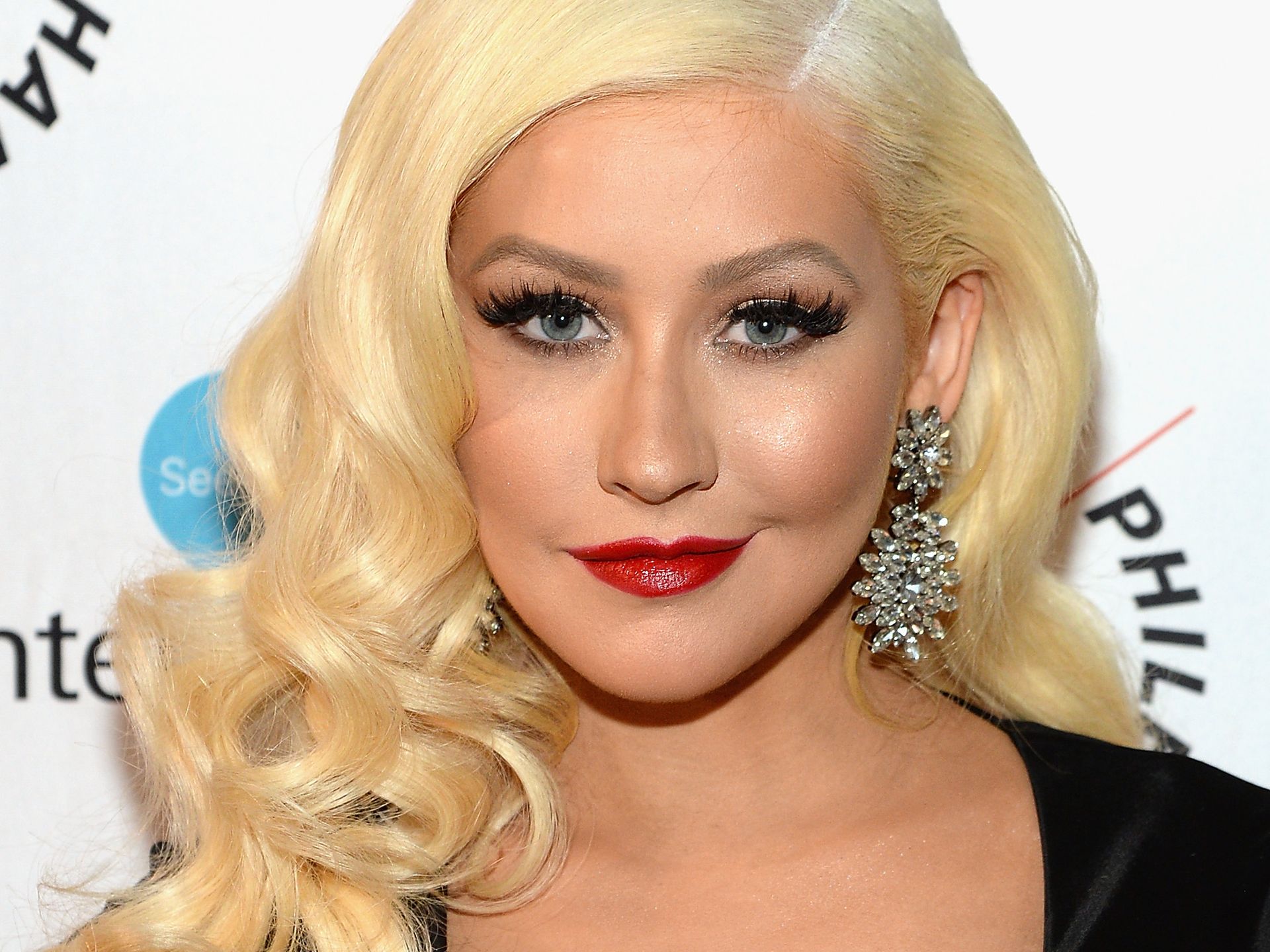 Christina Aguilera dazzles in 'hot' new selfie - stunned fans