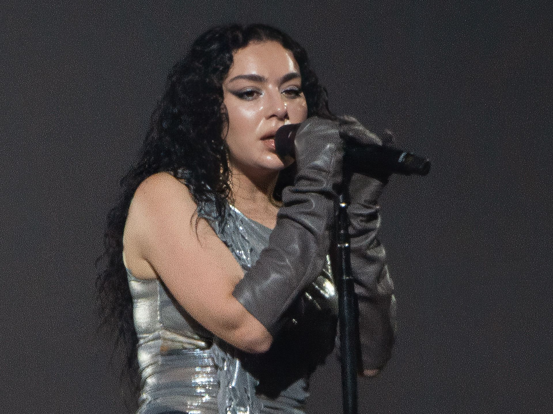 811ea2df4c54-charli-xcx-festival.jpg