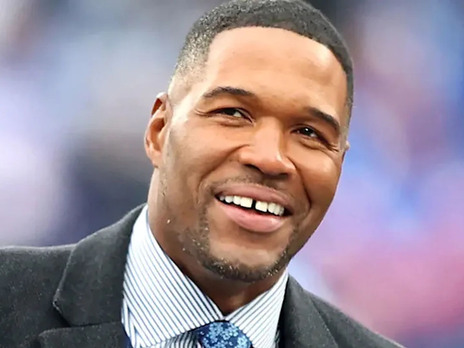 Strahan hangs 'em up