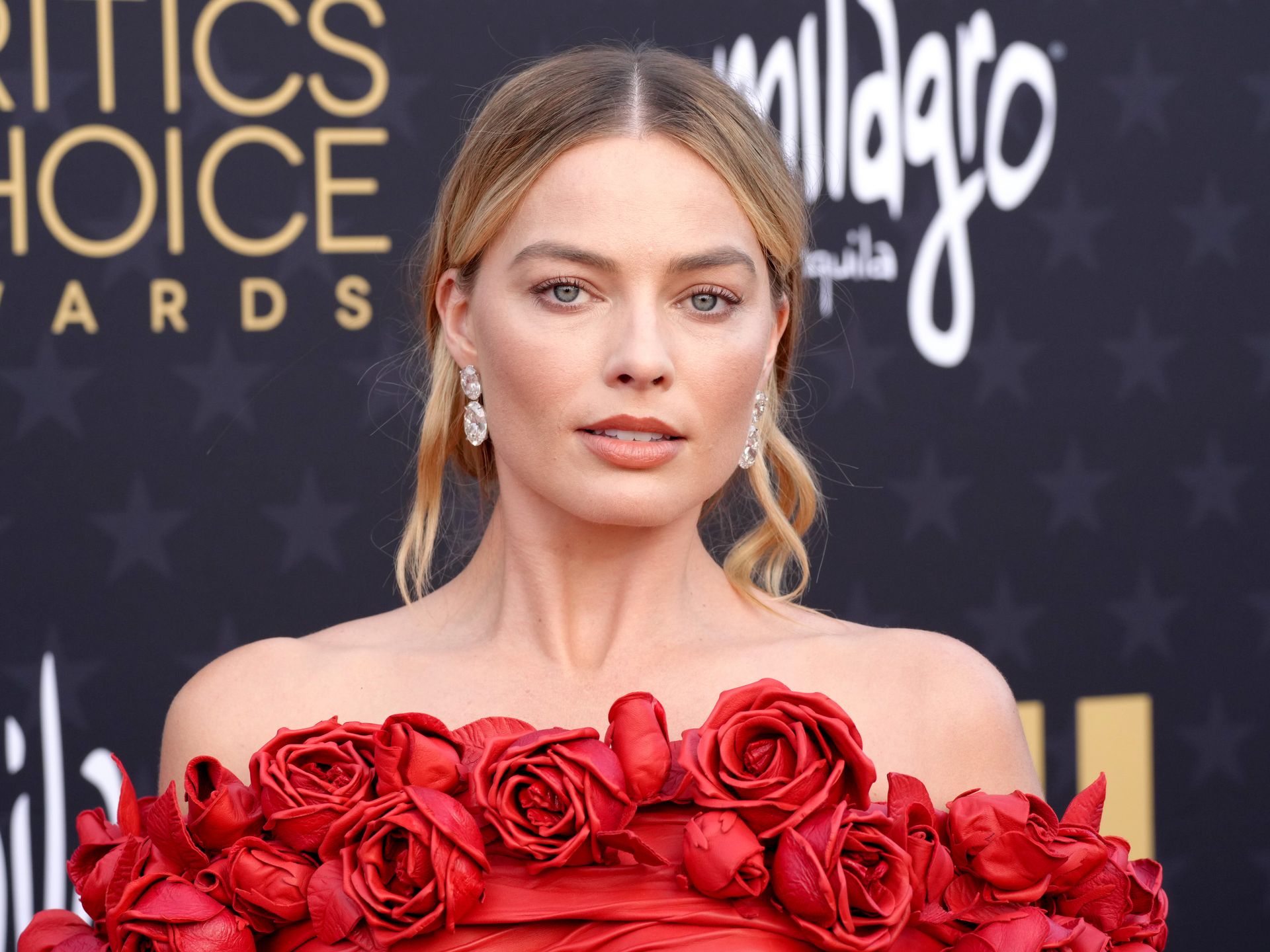 The 10 best beauty looks at the Critics Choice Awards 2024: Elizabeth  Debicki, Emily Blunt, Carey Mulligan | HELLO!