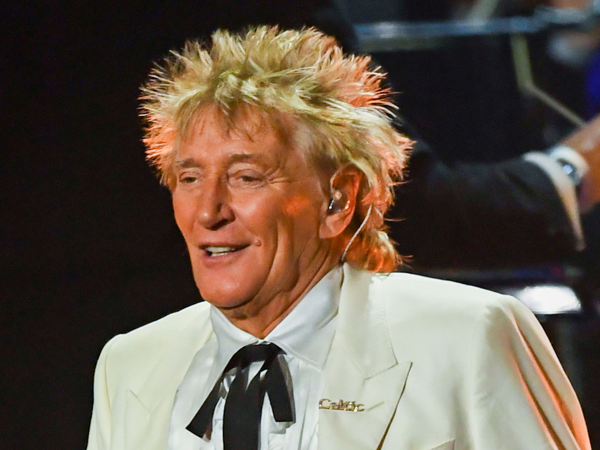 Rod Stewart poses alongside rarely-seen grandchildren for touching family  photo