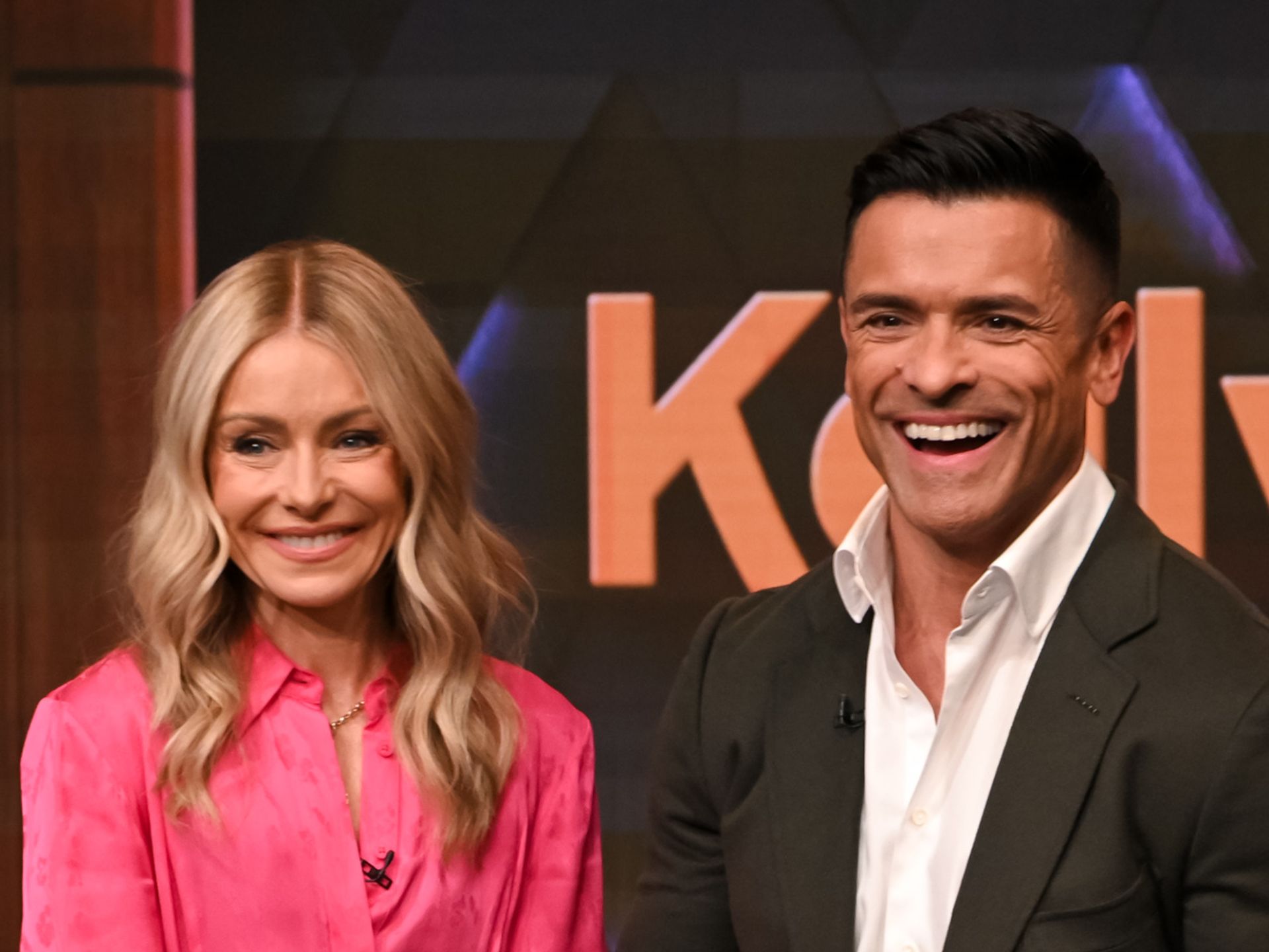 Kelly Ripa and Mark Consuelos confess to feeling disoriented by LIVE |  HELLO!