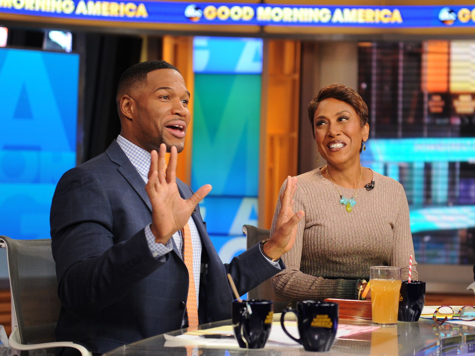 GMA's Robin Roberts is left unimpressed with co-star Michael Strahan during  live show | HELLO!