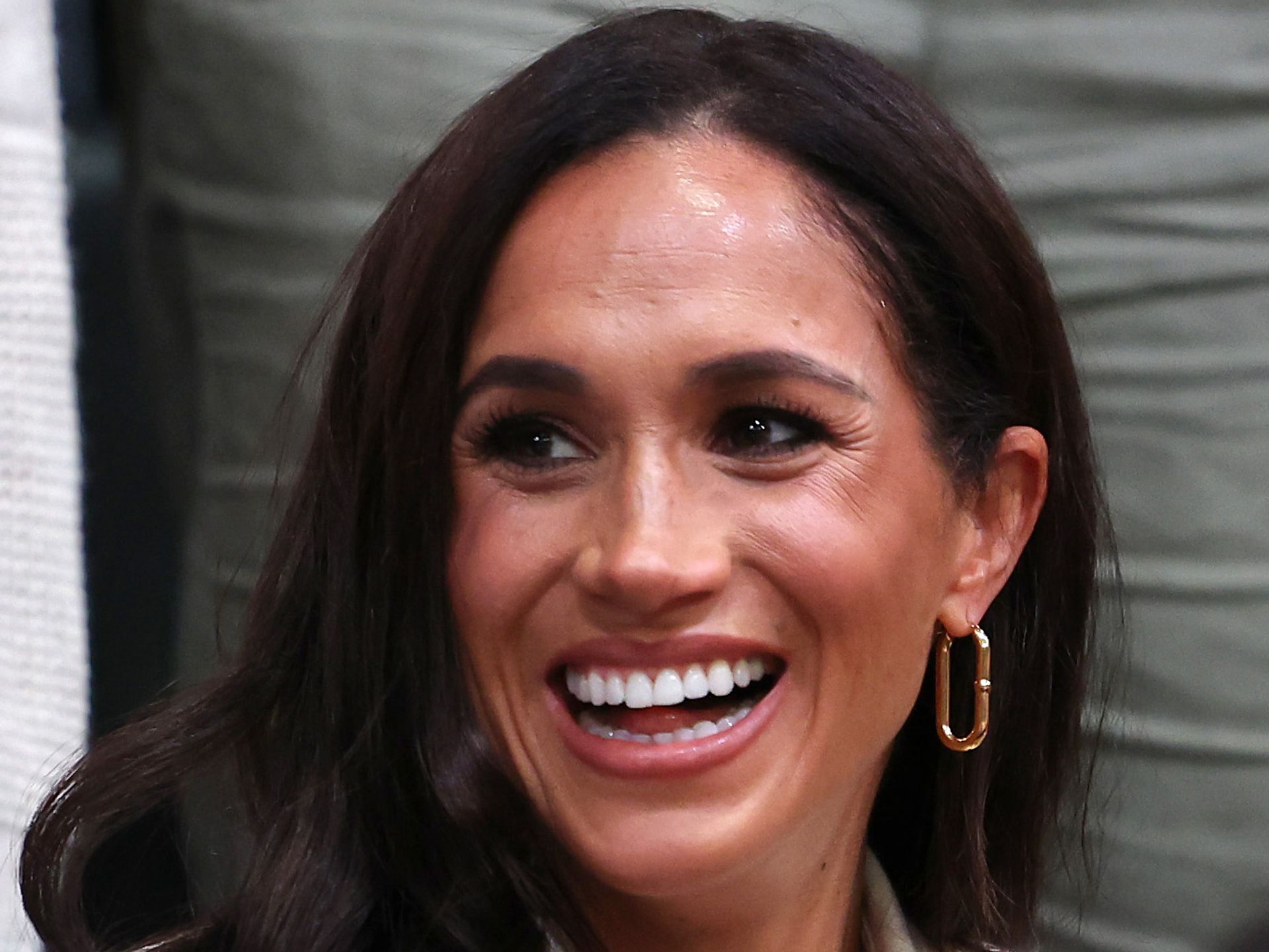 Meghan Markle Wears A Brown Monochrome Reiss Outfit