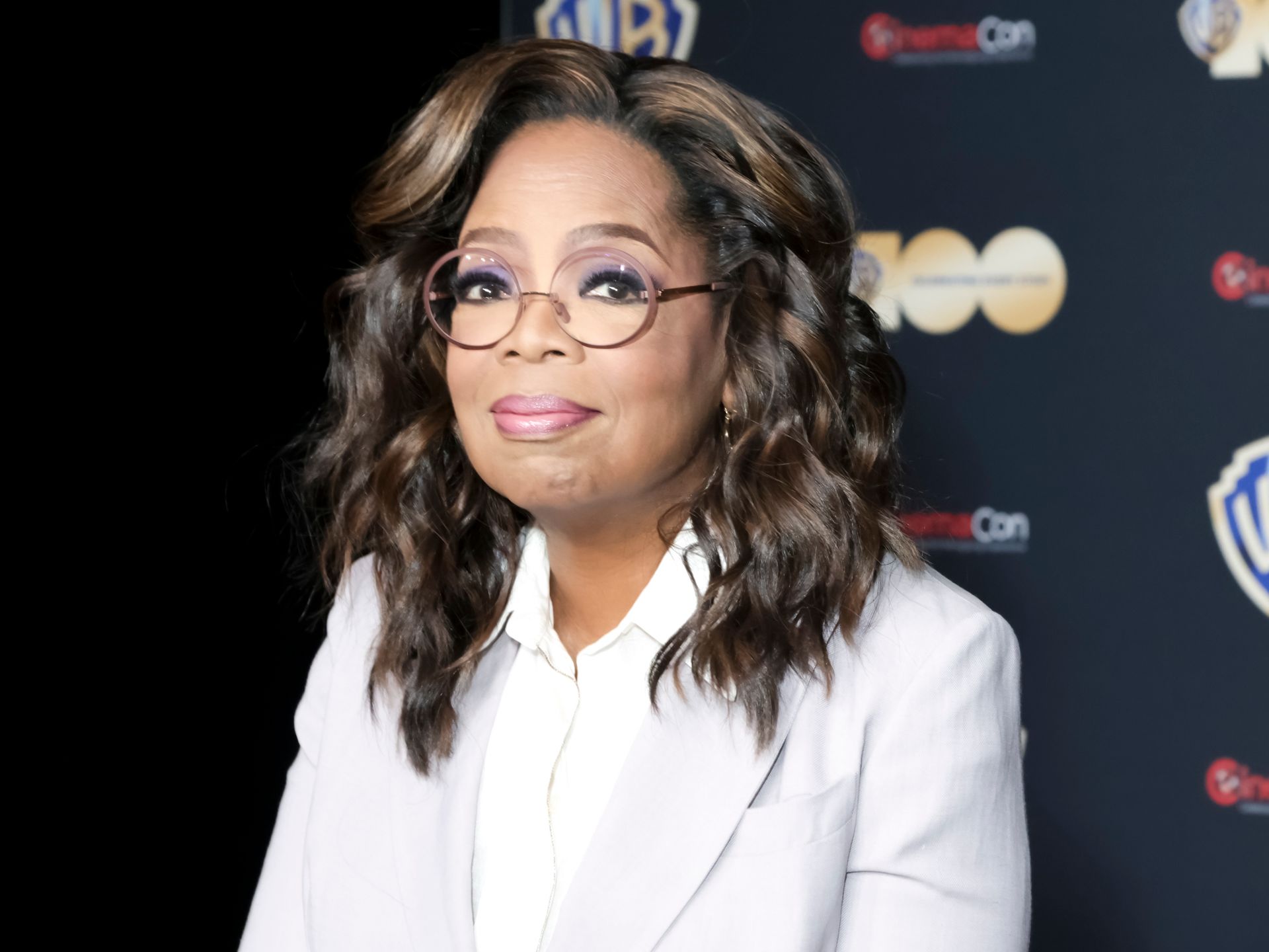 Download Oprah Winfrey American Host Wallpaper | Wallpapers.com