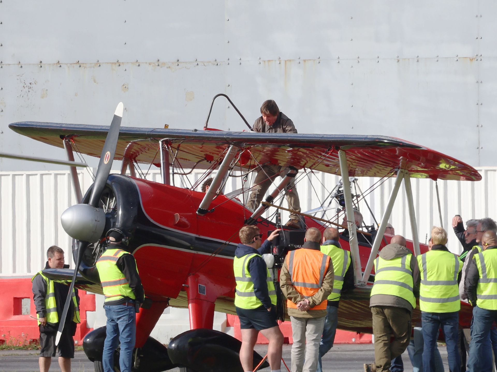 Tom Cruise snapped filming jaw-dropping stunt for Mission