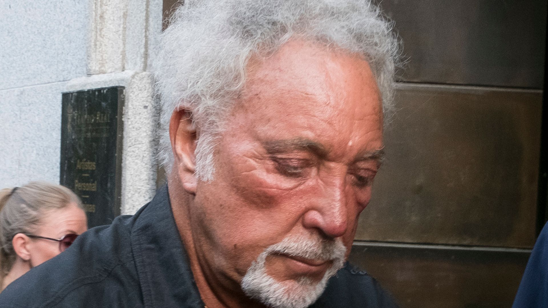 Tom Jones issues warning about 'sad and disheartening' scam