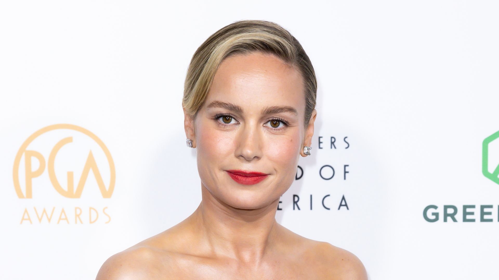 Brie Larson flaunts ripped abs in bikini during Mexican getaway