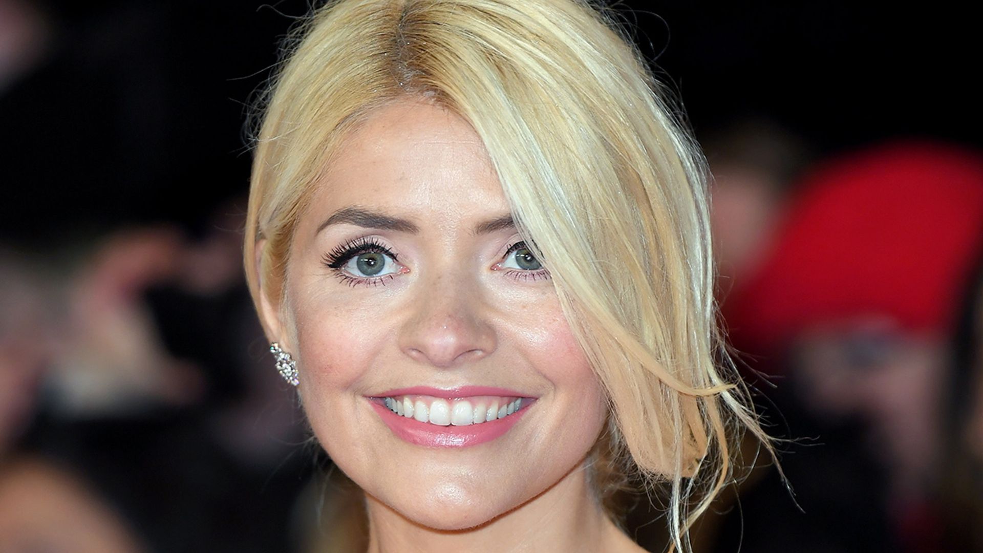 Holly Willoughby's holy grail concealer for covering dark circles is less than £7