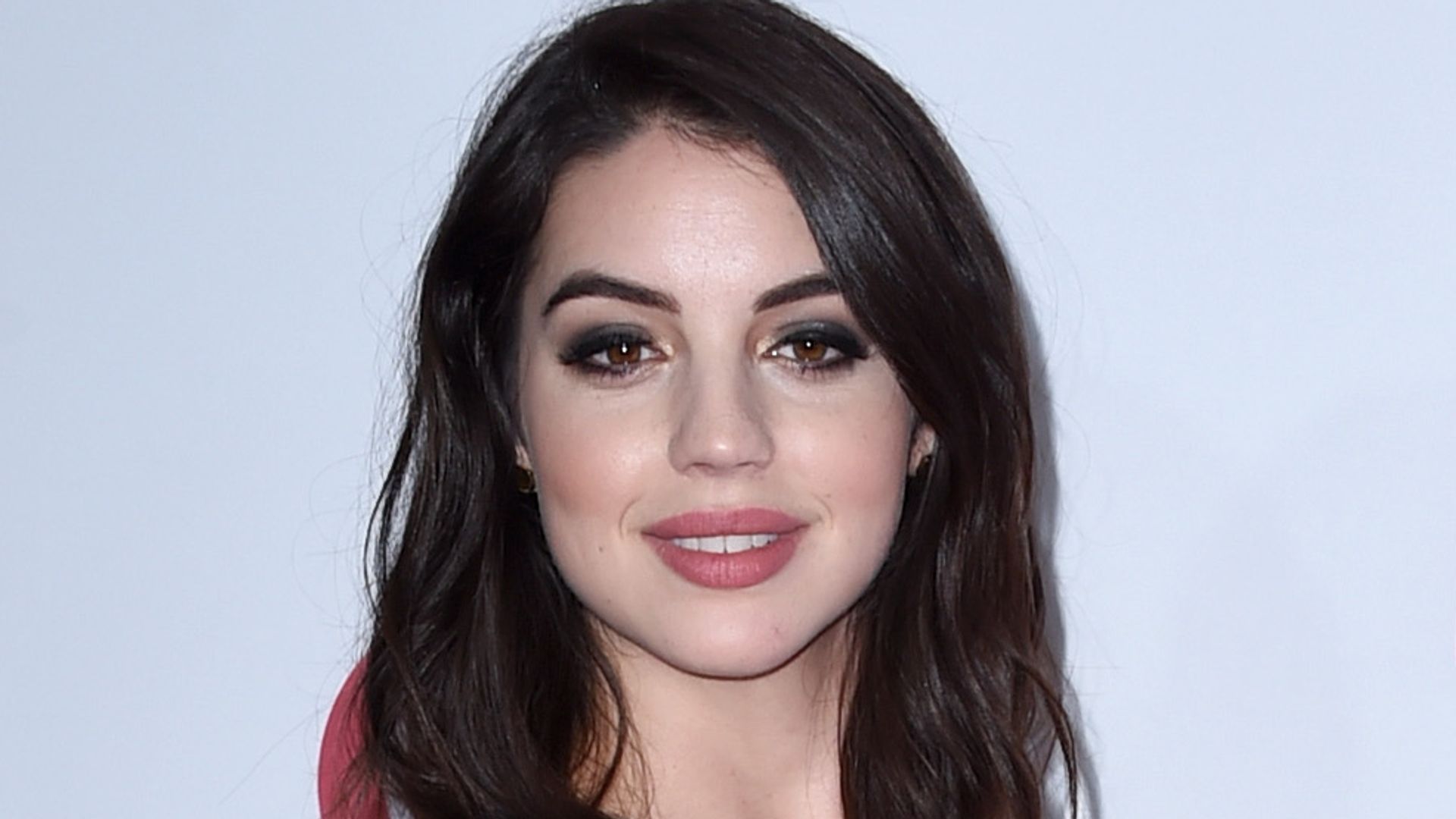 Grey's Anatomy star Adelaide Kane flaunts string bikini