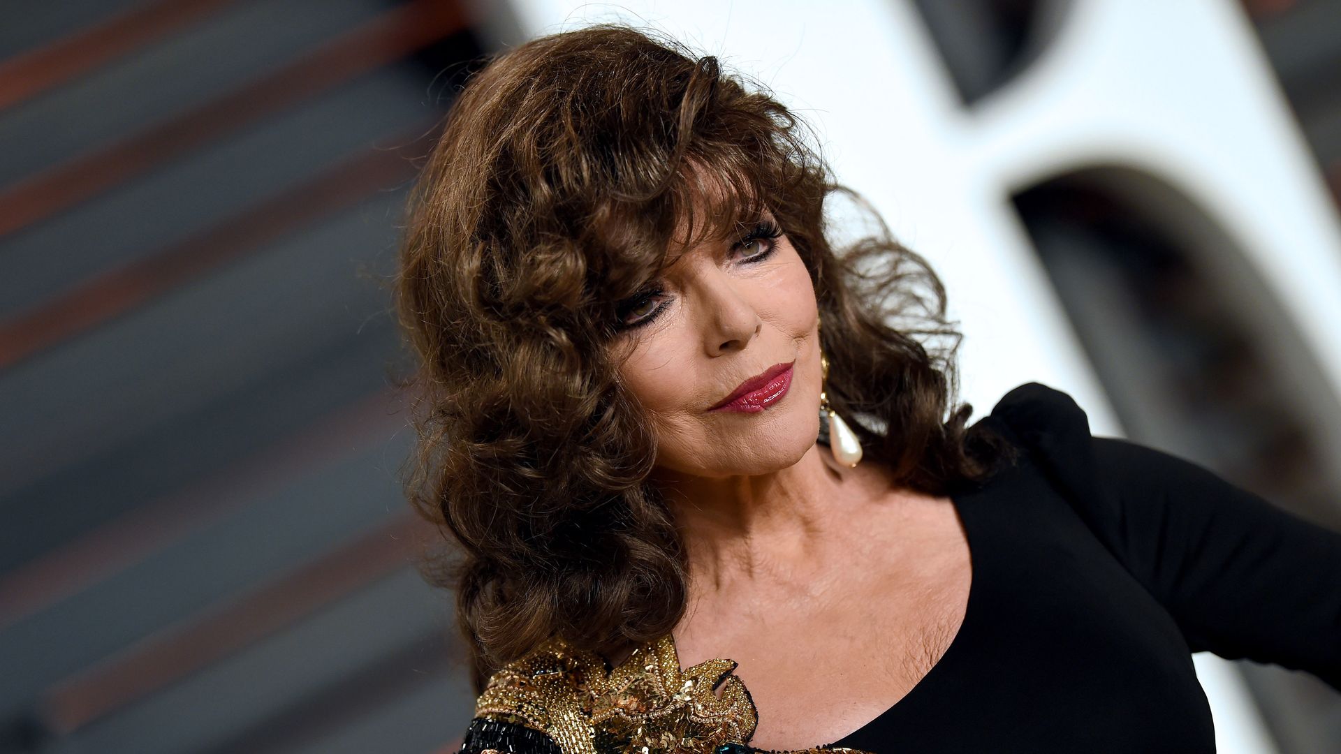 Joan Collins, 90, looks identical to late sister as she shares emotional update