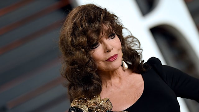  Joan Collins arrives at the 2015 Vanity Fair Oscar Party 2015