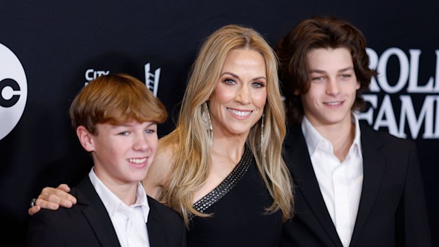sheryl crow with sons