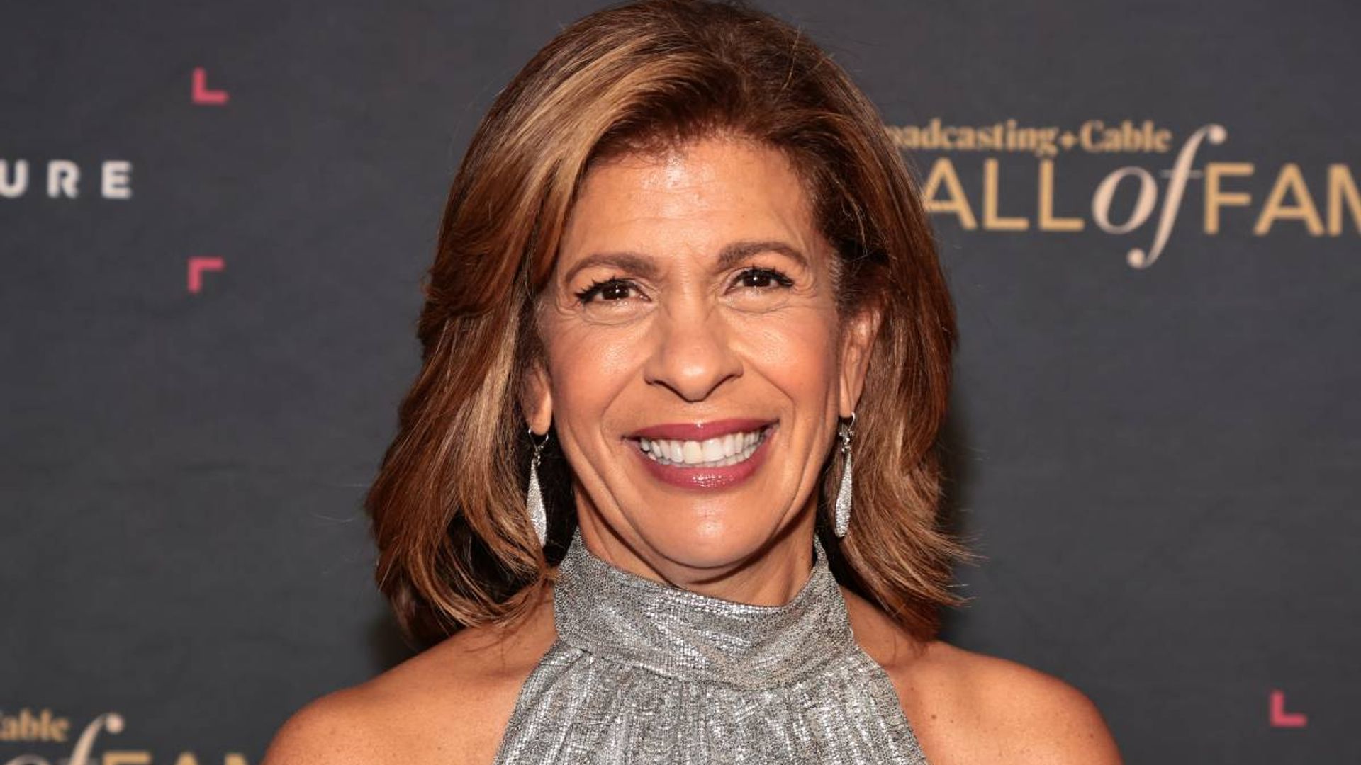 Today's Hoda Kotb opens up about bikini body in confession that sparks ...