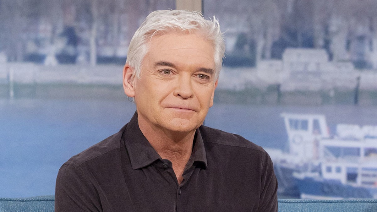 This Morning's Phillip Schofield gives update on Holly Willoughby's ...