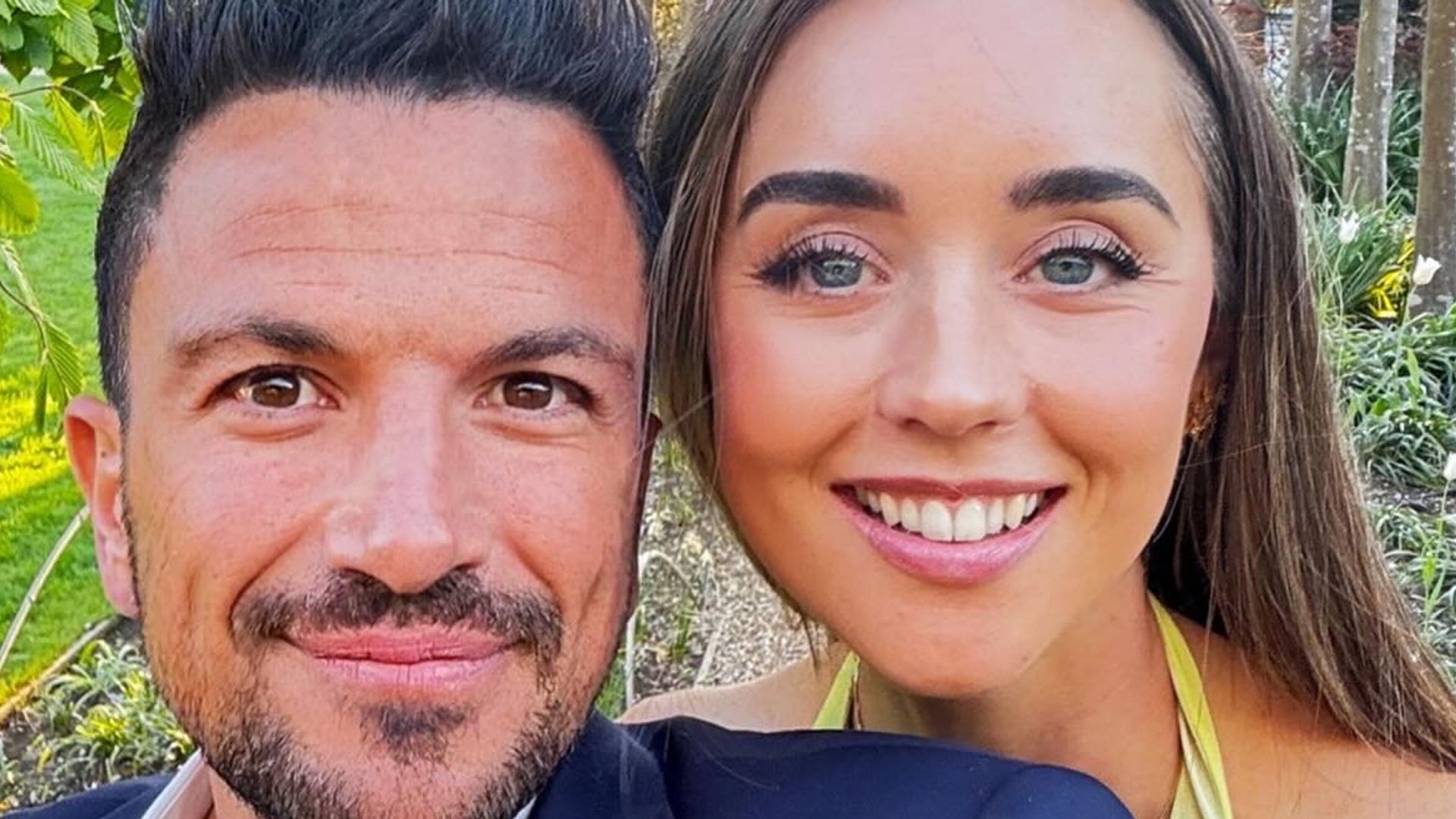 peter andre and emily taking selfie 