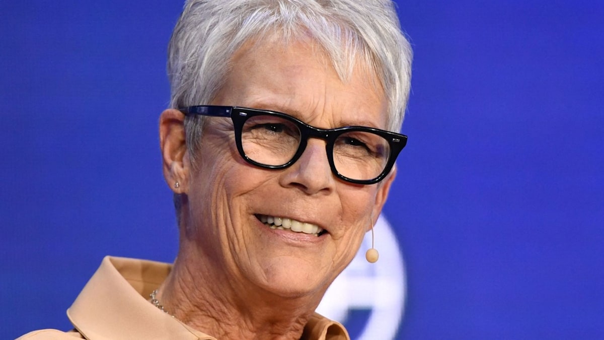 Jamie Lee Curtis stuns fans in thigh-high latex boots - wow! | HELLO!