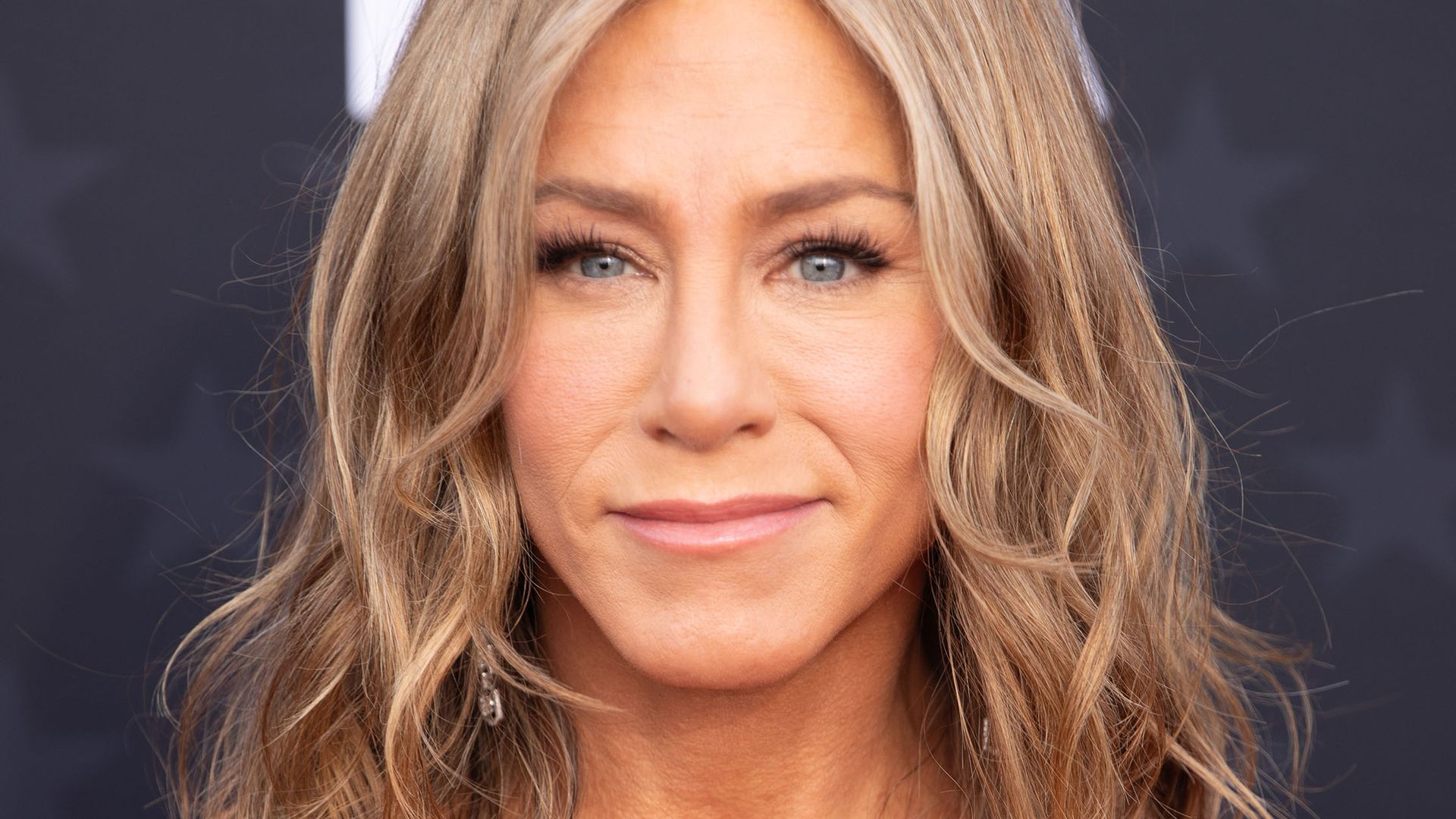 How to get perfect, frizz-free waves - hair experts answer your burning questions