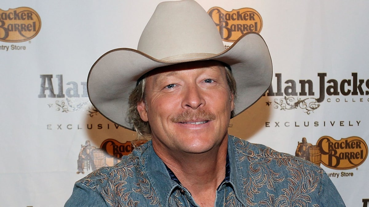 Inside Alan Jackson's health battle as he announces final full-concert |  HELLO!