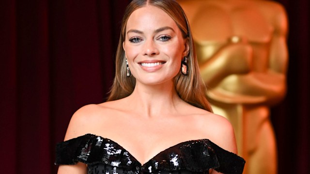 margot robbie alleven colour shield glow at the oscars 2023