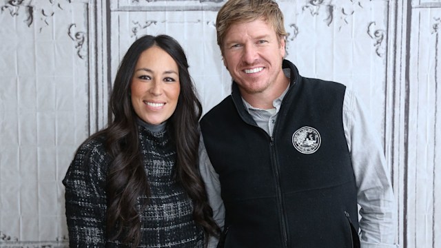 Real estate pros Chip Gaines (R) and Joanna Gaines attend AOL Build Presents: "Fixer Upper" at AOL Studios In New York on December 8, 2015 in New York City.  (Photo by Rob Kim/Getty Images)