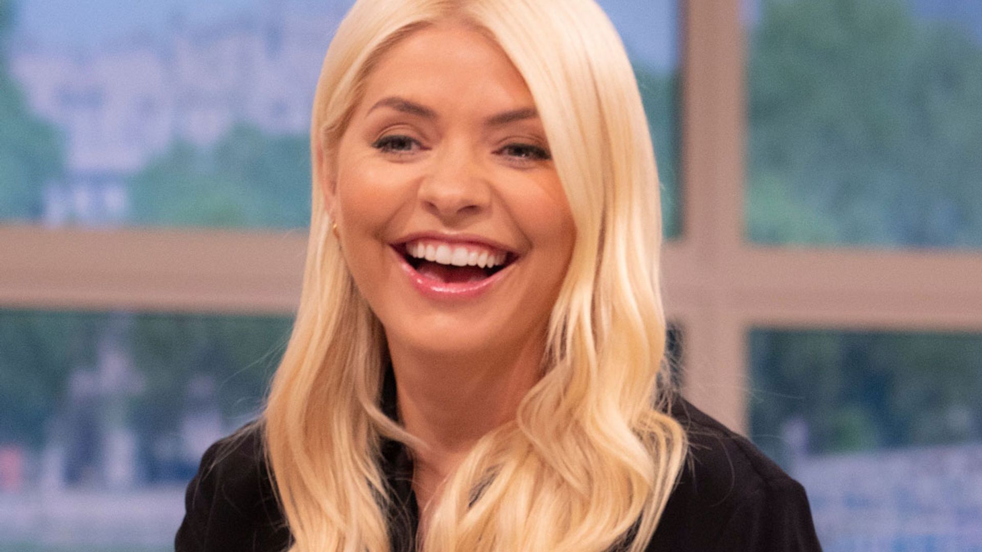 holly willoughby all black2 outfit