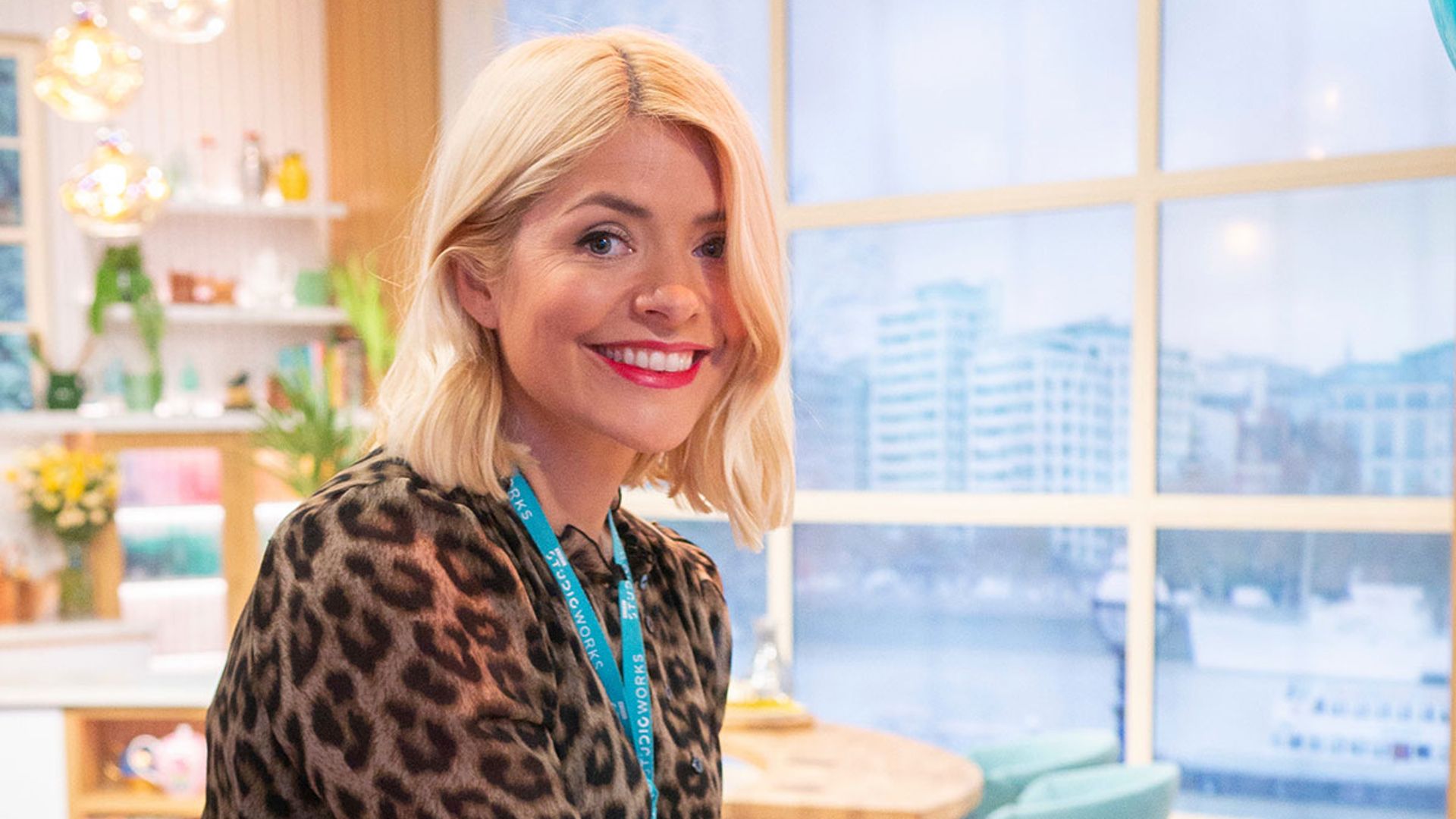 holly willoughby alone this morning