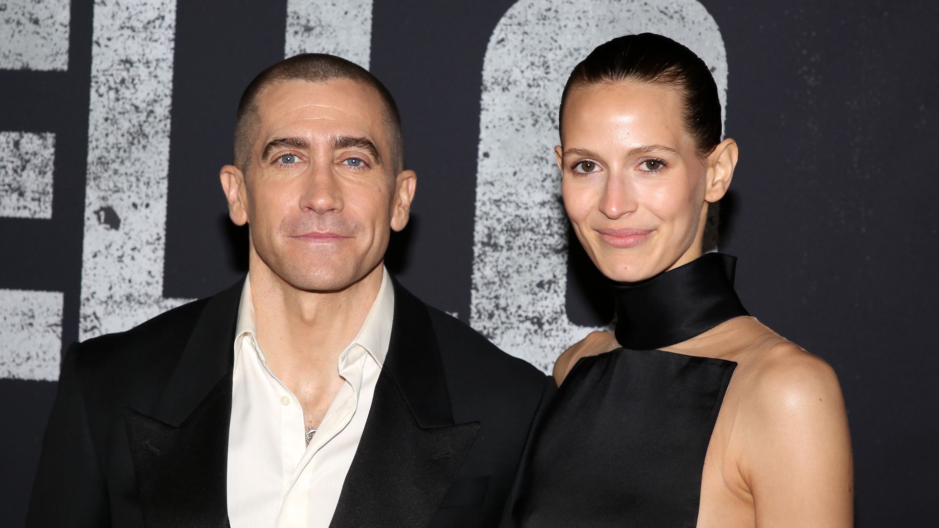 jake gyllenhaal and jeanne cadieu on red carpet