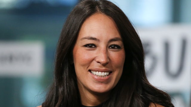 Joanna Gaines discusses new book, "Capital Gaines: Smart Things I Learned Doing Stupid Stuff" at Build Studio on October 18, 2017 in New York City.  (Photo by Rob Kim/Getty Images)