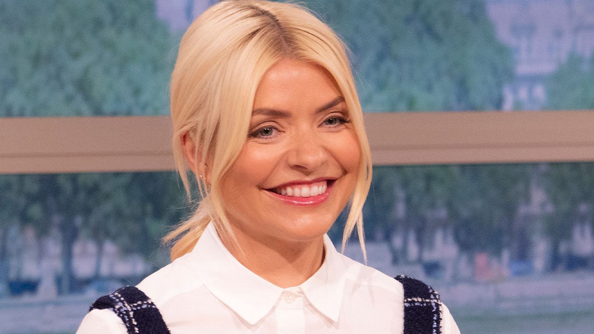 holly willoughby bed bedroom