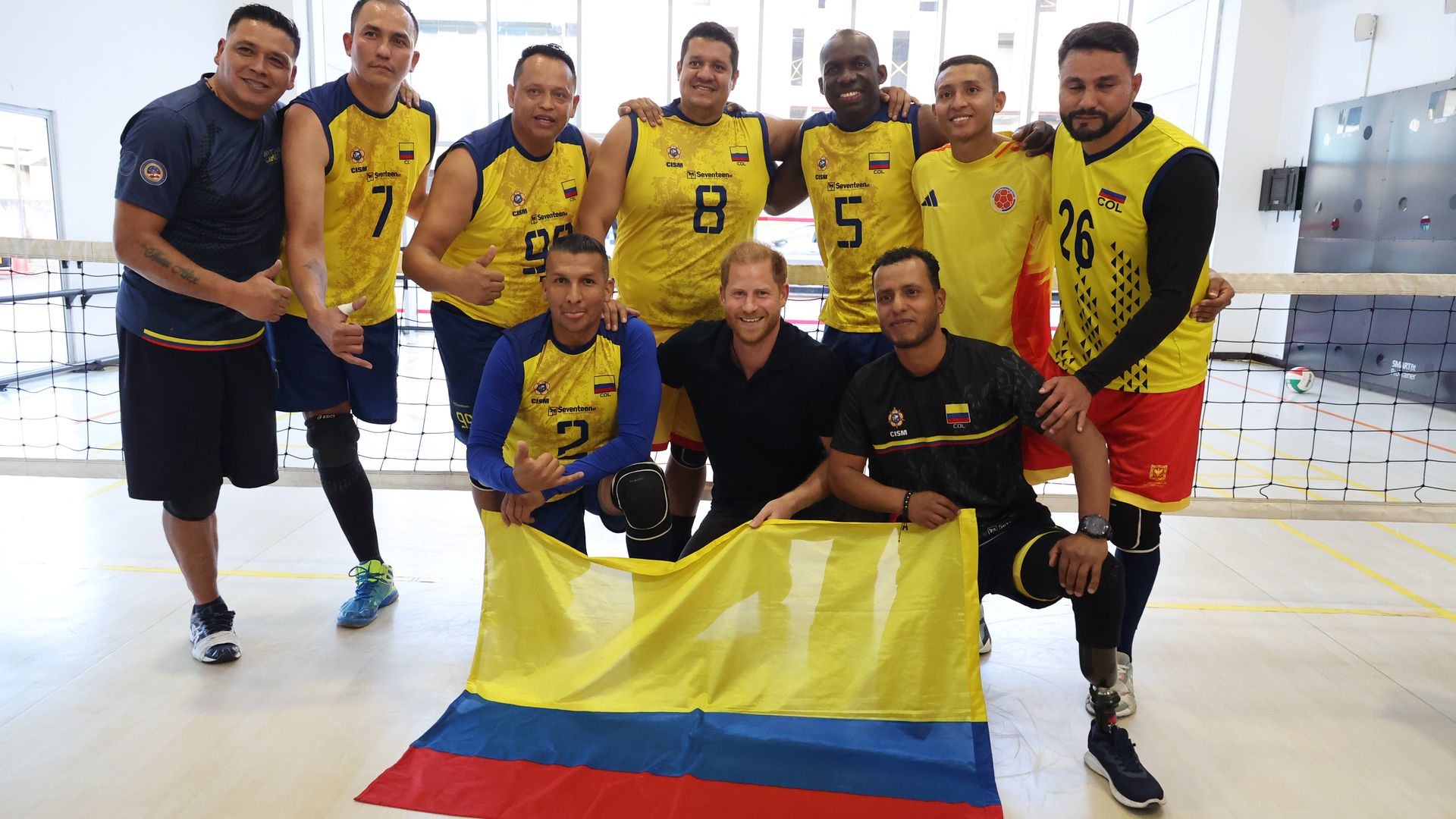 Prince Harry with invictus basketball team