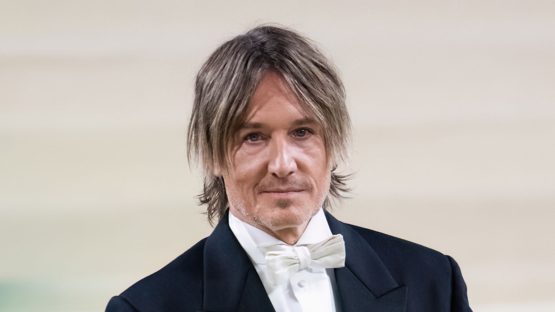 keith urban black tie