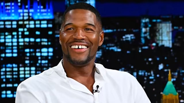 michael strahan smiling