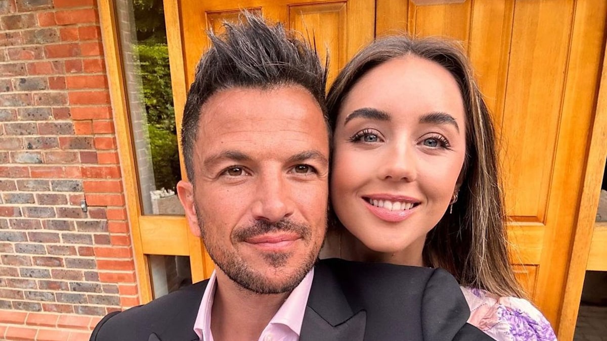 Peter Andre is the ultimate hands-on dad as he builds beautiful pram ...