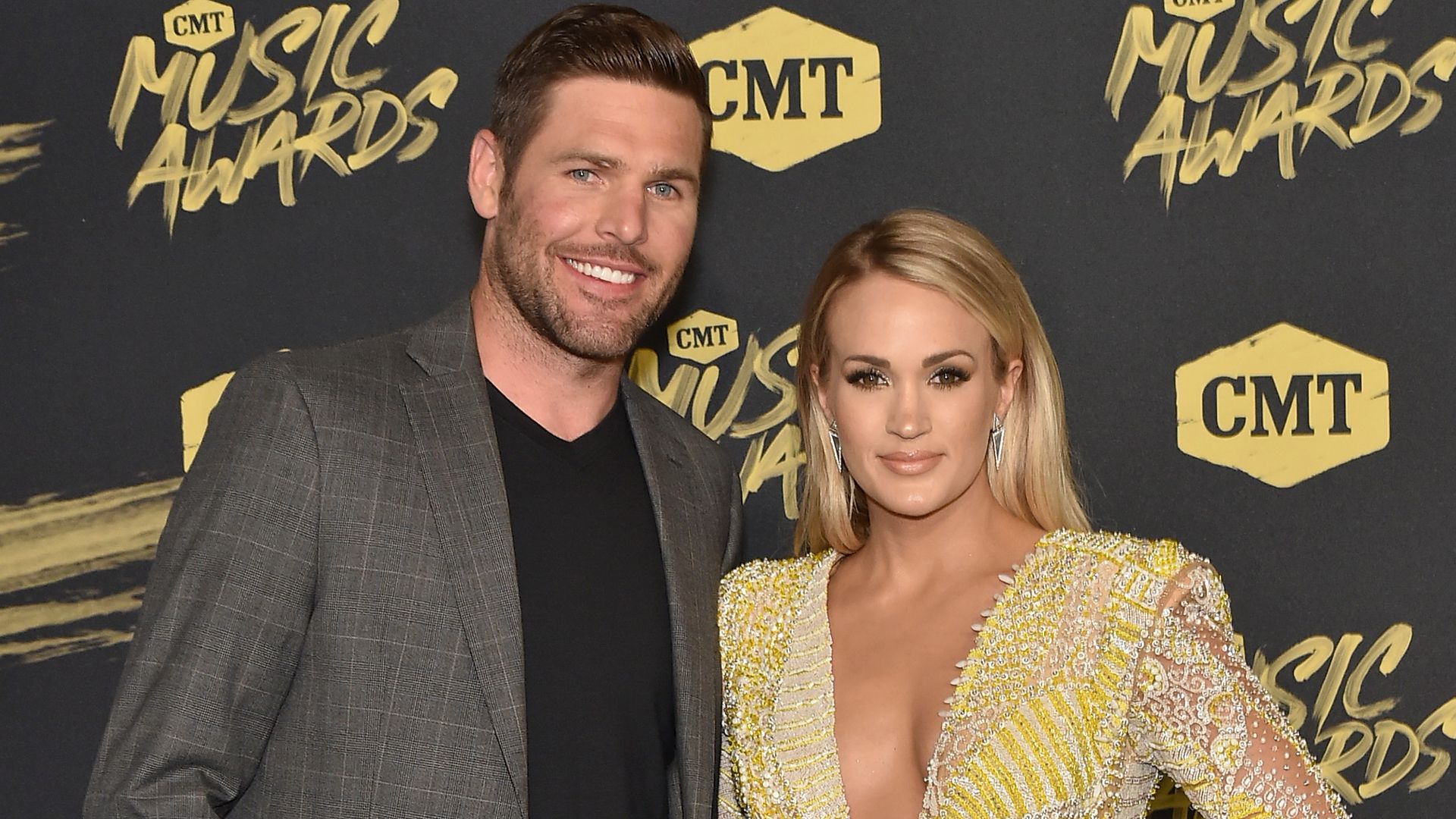 carrie underwood mike fisher cmt awards 2018