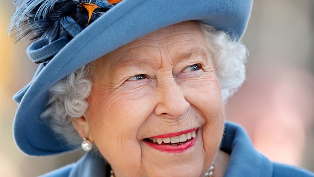 the queen hat