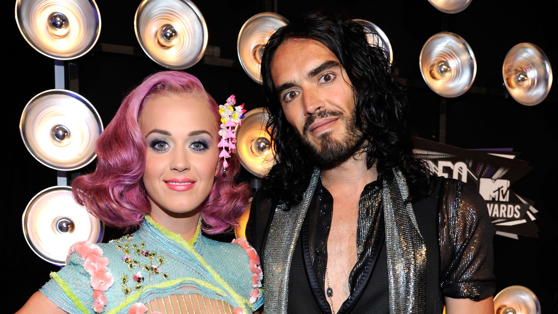 Katy Perry and Russell Brand arrives at the The 28th Annual MTV Video Music Awards at Nokia Theatre L.A. LIVE on August 28, 2011 in Los Angeles, California