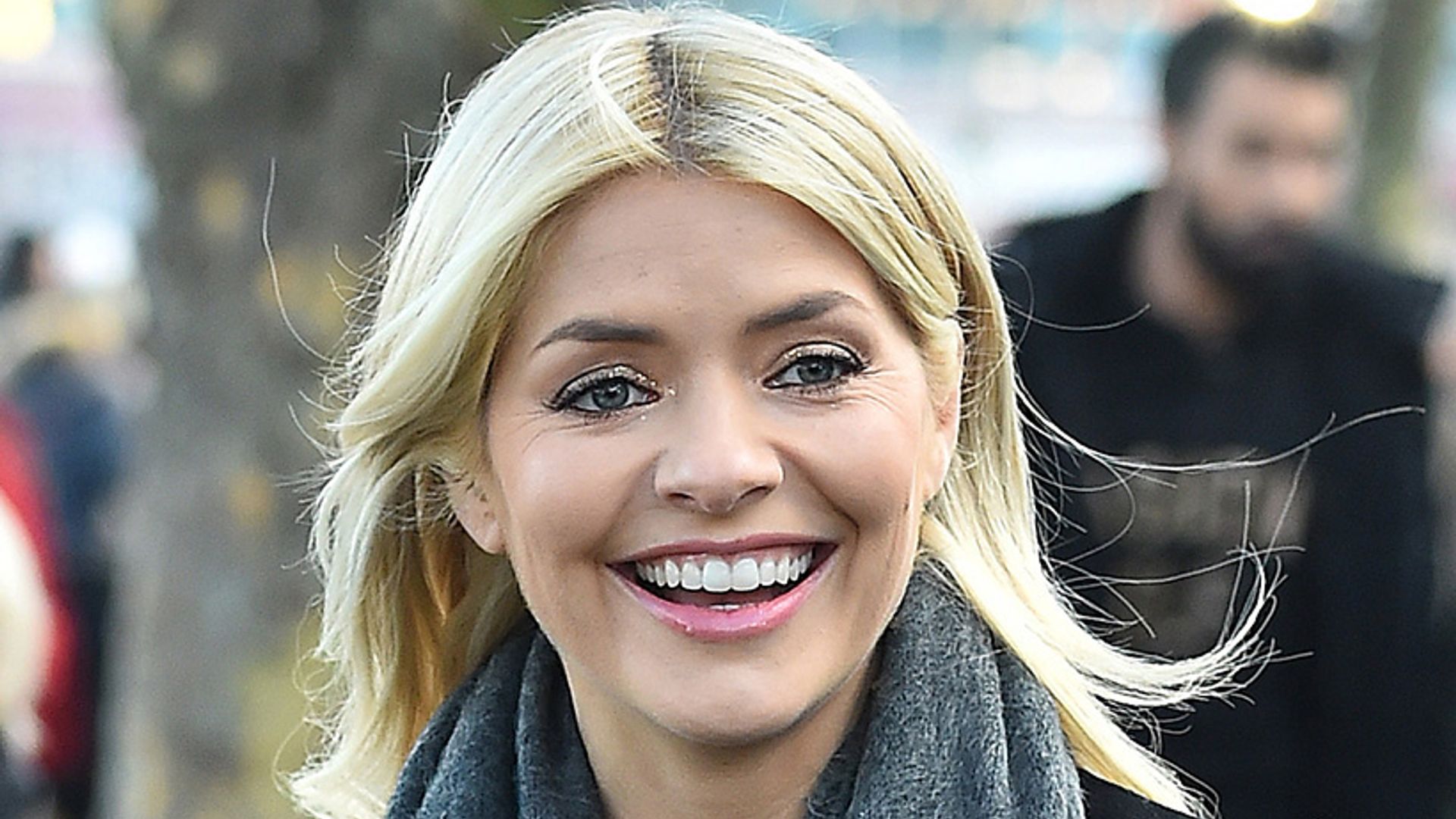 holly willoughby marks and spencer olive green top instagram