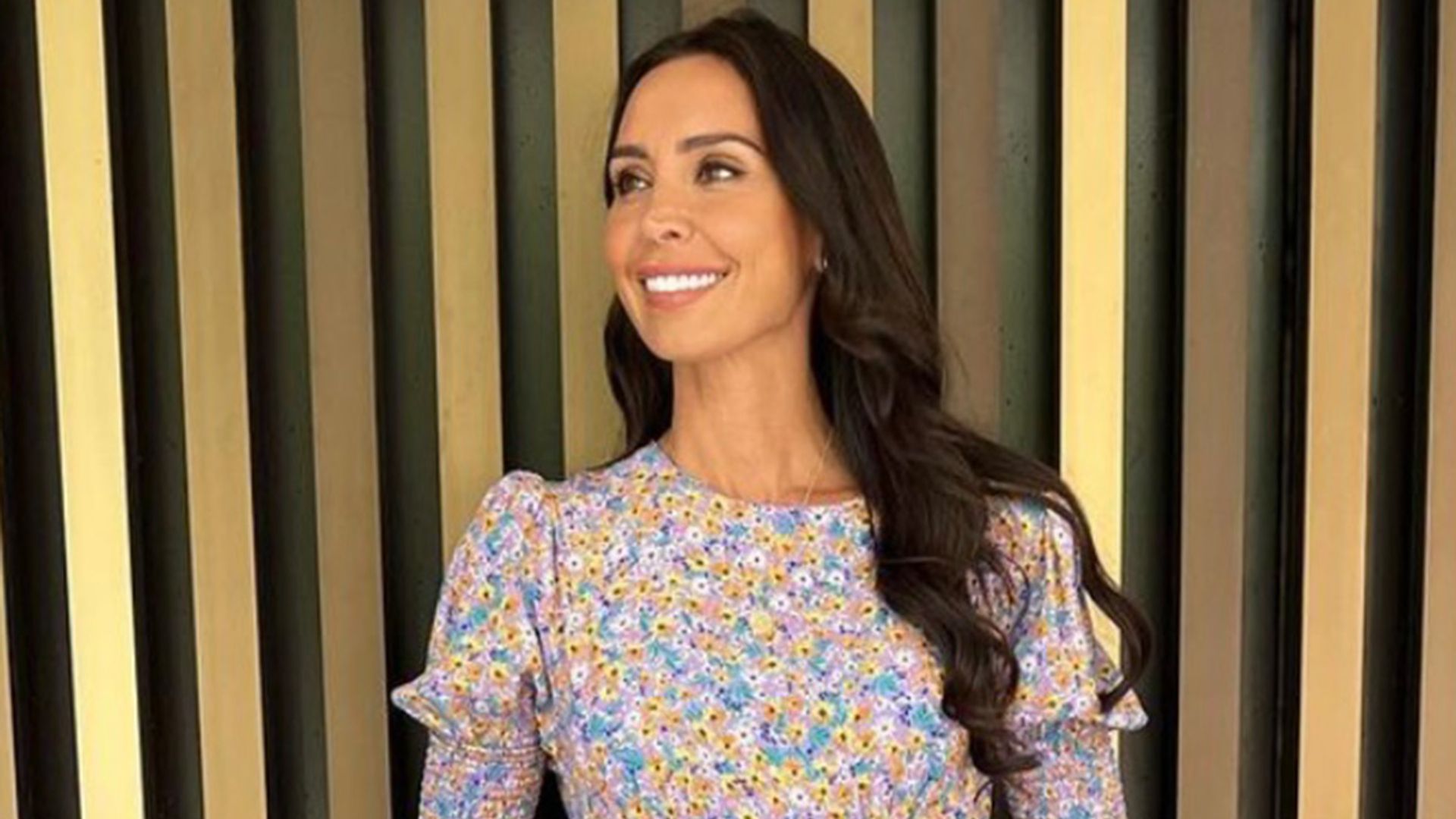 Christine Lampard stuns on Lorraine in green bodycon dress - wow, just ...