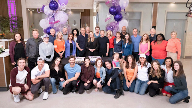 The cast and crew of General Hospital pose for a group photo. 