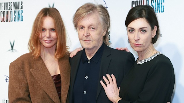 Stella McCartney, Sir Paul McCartney and Mary McCartney on red carpet