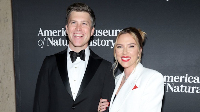 scarlett johansson colin jost red carpet