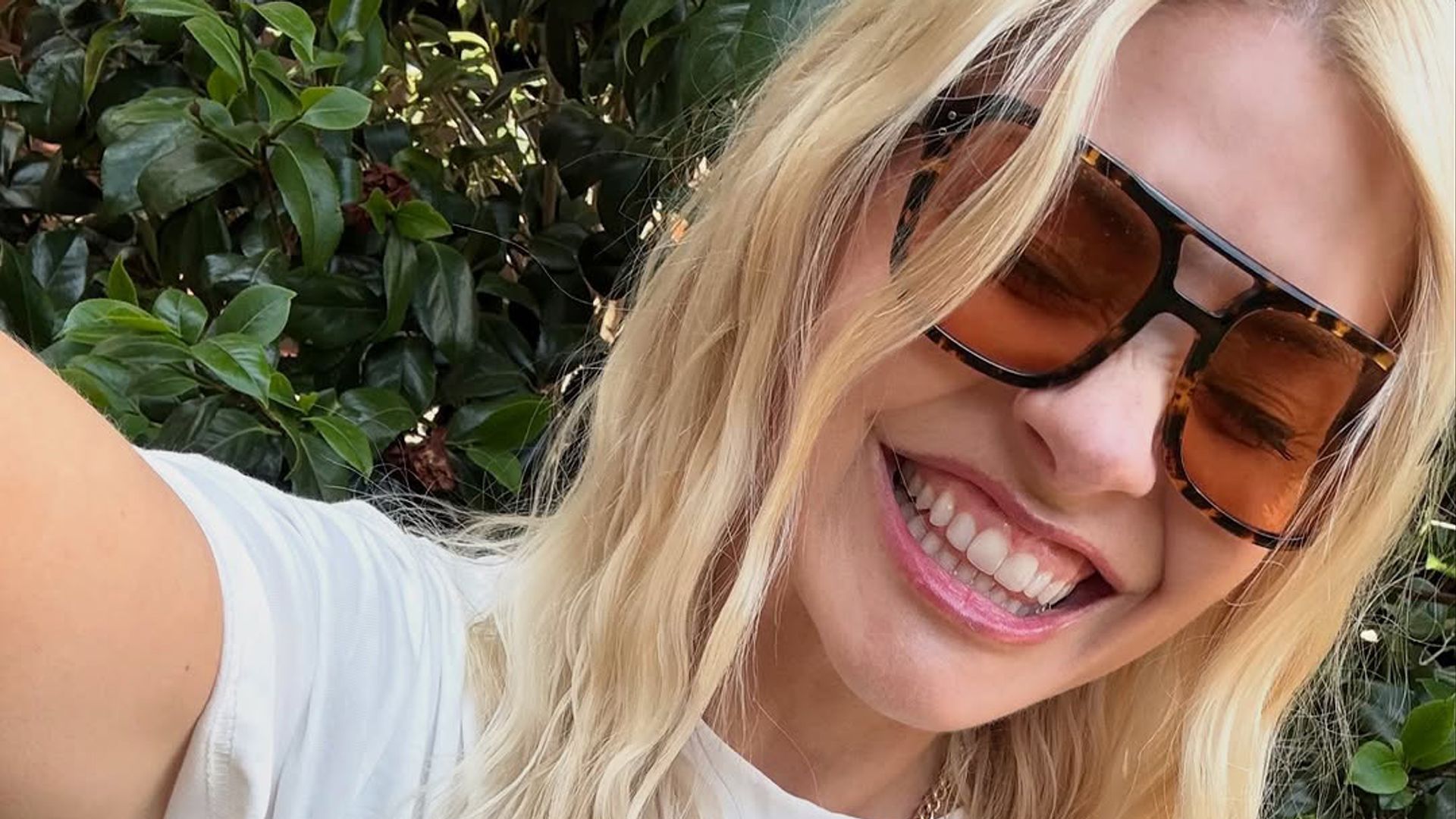 Holly Willoughby in white tshirt