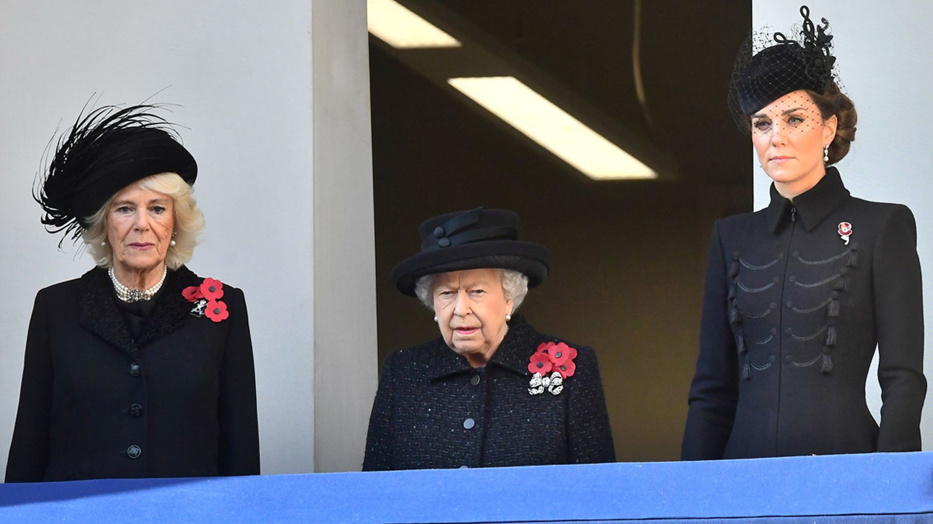 the queen on remembrance sunday